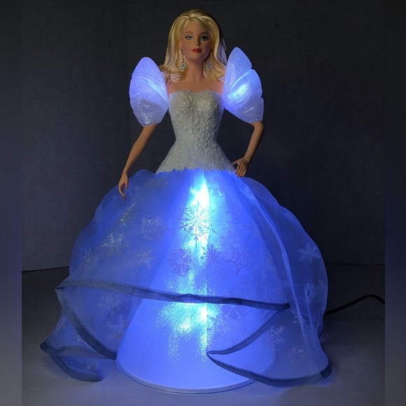 HALLMARK KEEPSAKE ANGEL LIGHTS BARBIE TREE TOPPER - Picture 6 of 15